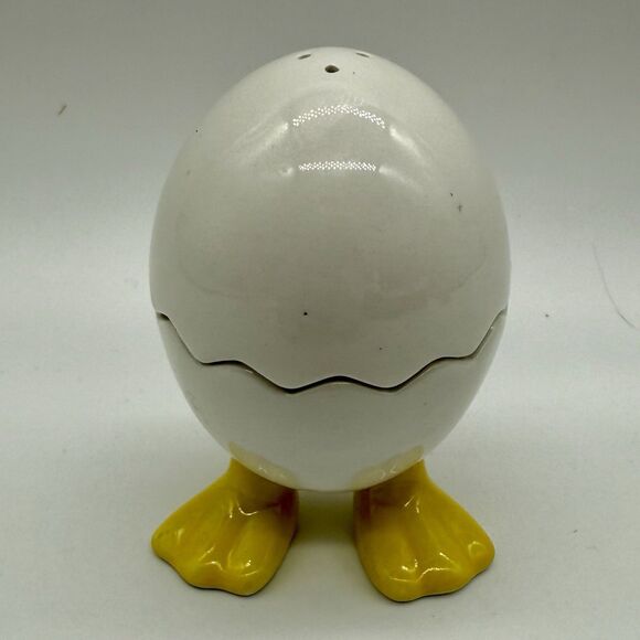 Cracked Easter Egg Duck Feet Stacked Salt & Pepper Shaker Set Bella Casa by Ganz - Picture 1 of 4